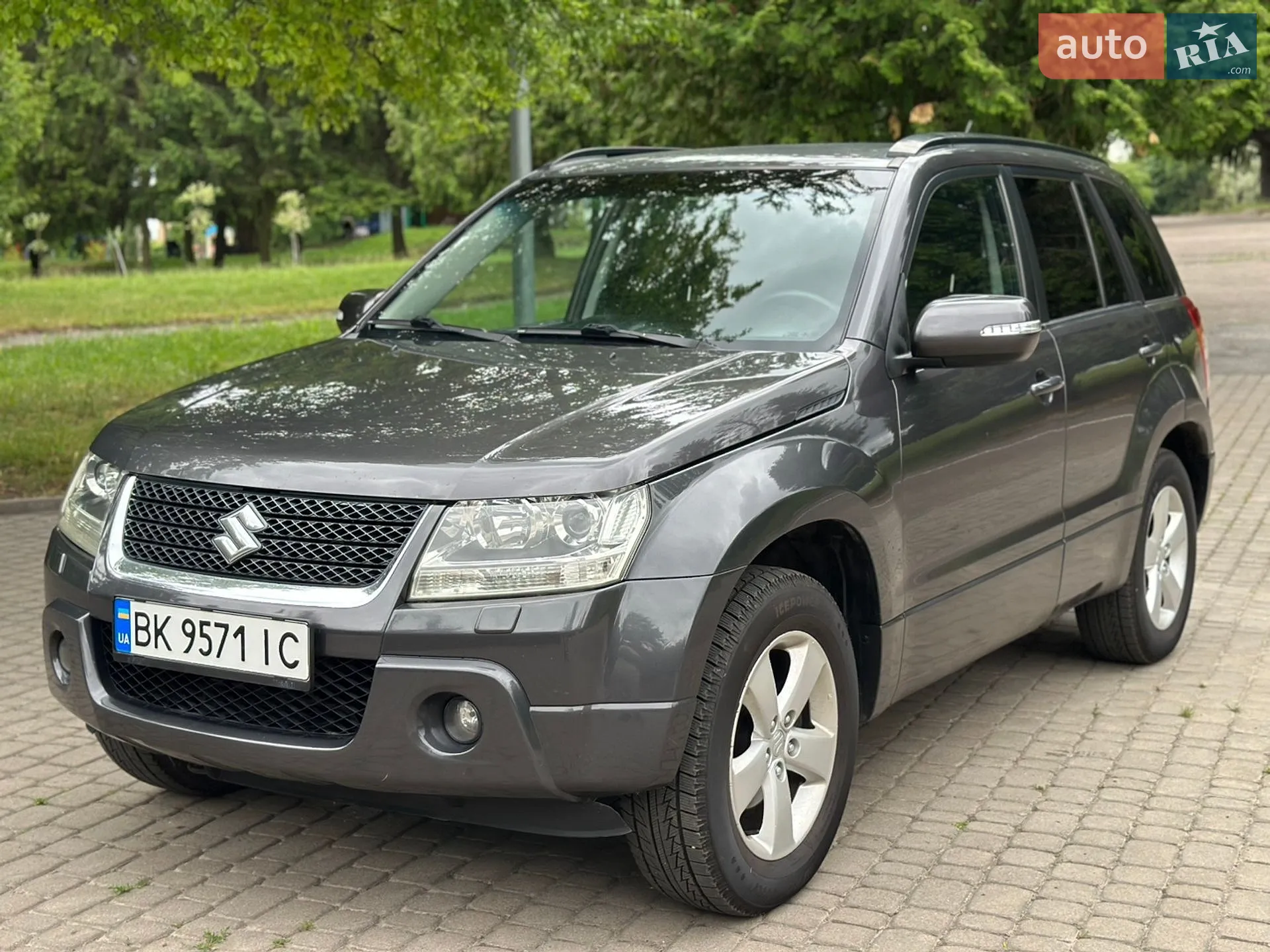 2011 Suzuki Grand Vitara - фото 1
