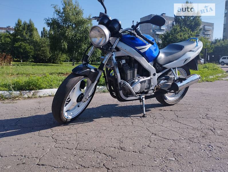 Мотоцикл Спорт-туризм Suzuki GS 500 2004 в Покровском