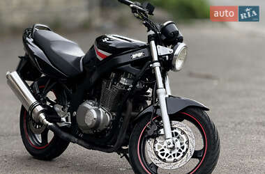 Мотоцикл Без обтікачів (Naked bike) Suzuki GS 500 2005 в 