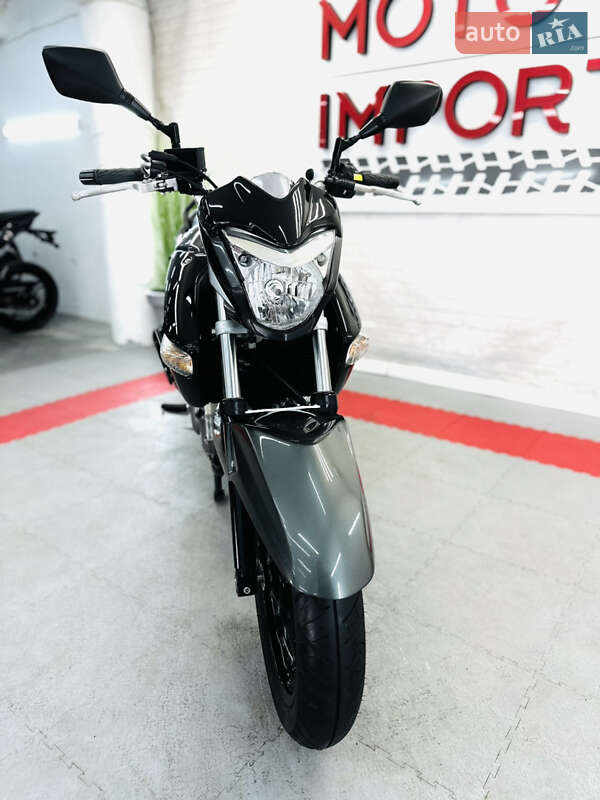 Спортбайк Suzuki GSR 250 2013 в Одессе