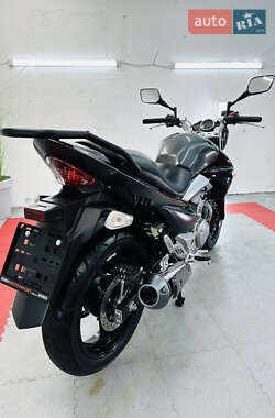 Спортбайк Suzuki GSR 250 2013 в 