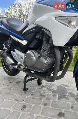 Мотоцикл Без обтекателей (Naked bike) Suzuki GSR 250 2016 в 