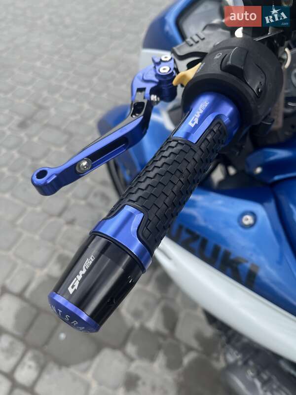 Мотоцикл Без обтекателей (Naked bike) Suzuki GSR 250 2016 в Виннице