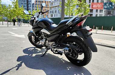 Мотоцикл Без обтекателей (Naked bike) Suzuki GSR 250 2016 в 