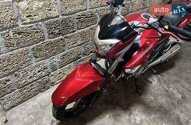 Мотоцикл Без обтекателей (Naked bike) Suzuki GSR 250 2012 в 