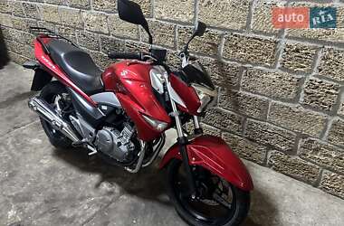 Мотоцикл Без обтекателей (Naked bike) Suzuki GSR 250 2012 в 