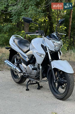 Мотоцикл Без обтекателей (Naked bike) Suzuki GSR 250 2015 в Киеве