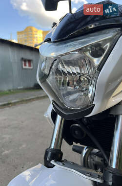 Мотоцикл Без обтекателей (Naked bike) Suzuki GSR 250 2015 в 