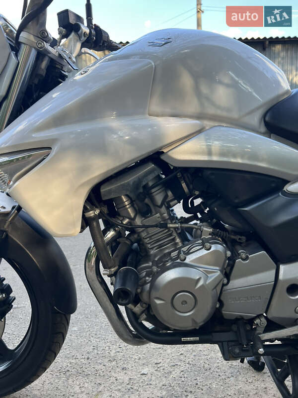Мотоцикл Без обтекателей (Naked bike) Suzuki GSR 250 2015 в Киеве