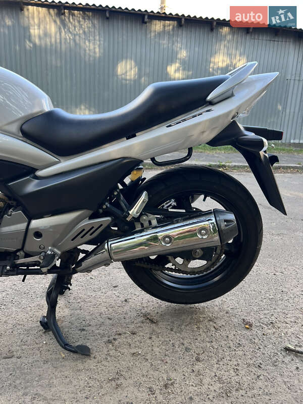 Мотоцикл Без обтекателей (Naked bike) Suzuki GSR 250 2015 в Киеве
