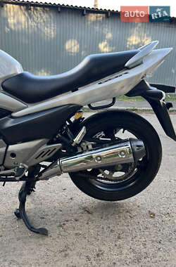 Мотоцикл Без обтекателей (Naked bike) Suzuki GSR 250 2015 в 