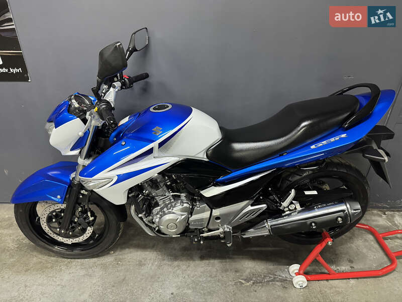 Мотоцикл Без обтекателей (Naked bike) Suzuki GSR 250 2016 в Киеве