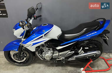 Мотоцикл Без обтекателей (Naked bike) Suzuki GSR 250 2016 в 