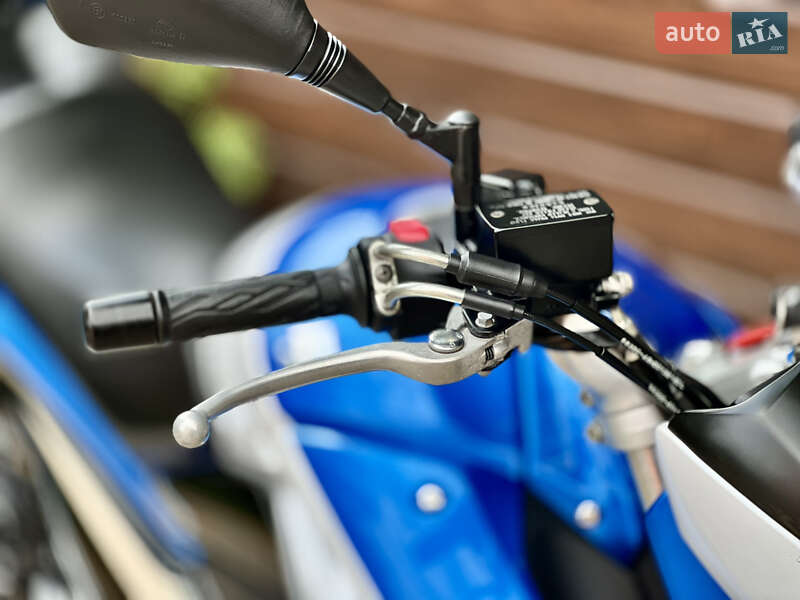 Мотоцикл Классик Suzuki GSR 250 2016 в Виннице
