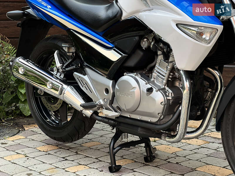 Мотоцикл Классик Suzuki GSR 250 2016 в Виннице