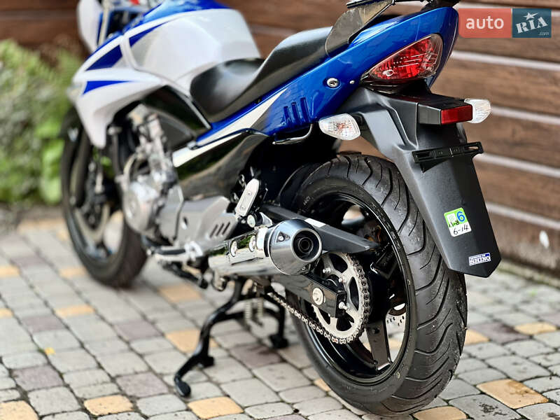Мотоцикл Классик Suzuki GSR 250 2016 в Виннице