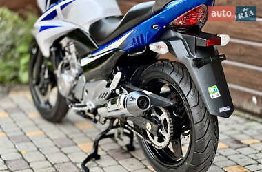 Мотоцикл Классік Suzuki GSR 250 2016 в 