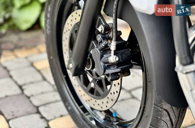 Мотоцикл Классік Suzuki GSR 250 2016 в 