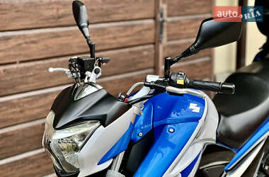 Мотоцикл Классік Suzuki GSR 250 2016 в 