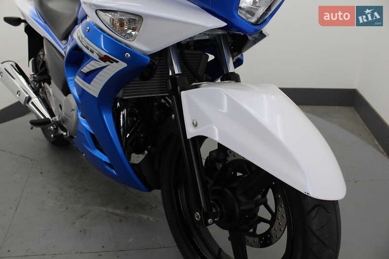 Мотоцикл Спорт-туризм Suzuki GSR 250 2017 в Гнивани