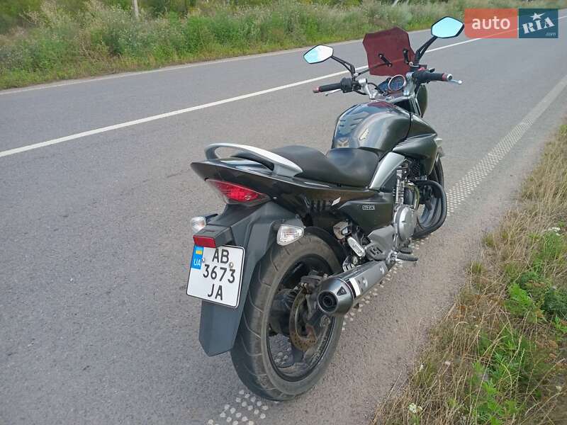 Мотоцикл Без обтекателей (Naked bike) Suzuki GSR 250 2015 в Ямполе