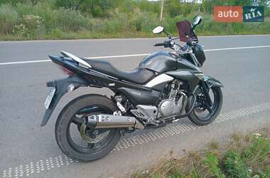 Мотоцикл Без обтекателей (Naked bike) Suzuki GSR 250 2015 в 