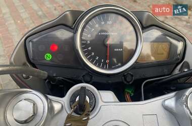 Мотоцикл Классік Suzuki GSR 250 2017 в 