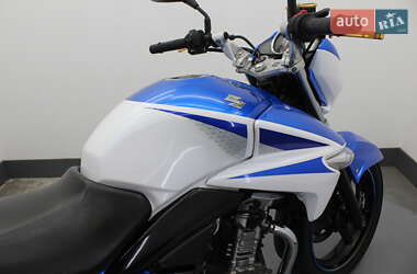 Мотоцикл Без обтекателей (Naked bike) Suzuki GSR 250 2015 в 