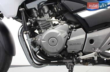 Мотоцикл Без обтекателей (Naked bike) Suzuki GSR 250 2015 в 