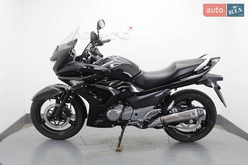 Мотоцикл Спорт-туризм Suzuki GSR 250 2016 в Гнивани