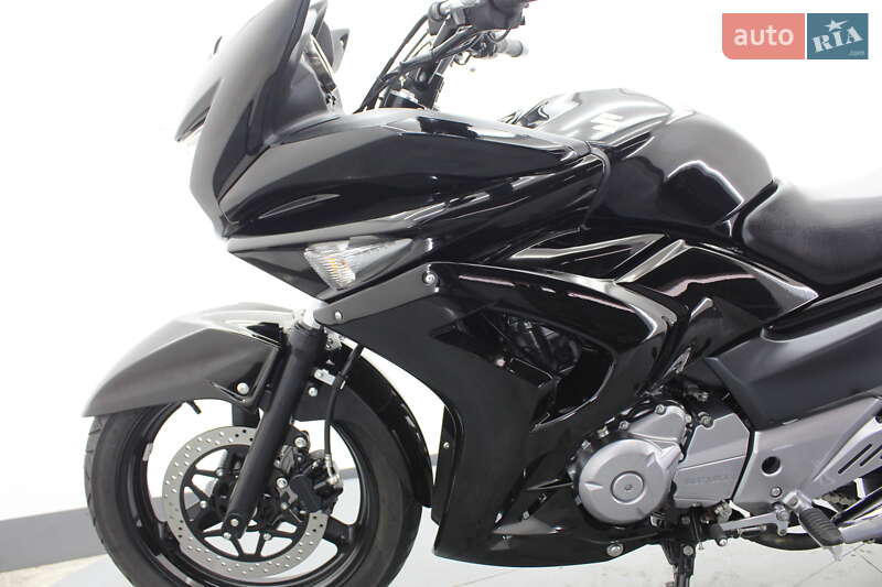 Мотоцикл Спорт-туризм Suzuki GSR 250 2016 в Гнивани