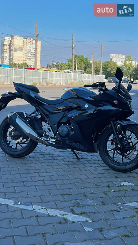 Спортбайк Suzuki GSR 250 2021 в 