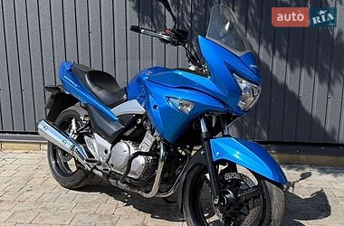 Мотоцикл Спорт-туризм Suzuki GSR 250 2013 в Новомосковске