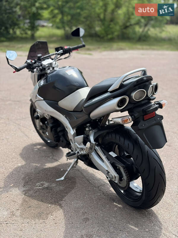Мотоцикл Без обтікачів (Naked bike) Suzuki GSR 400 2006 в Сновську