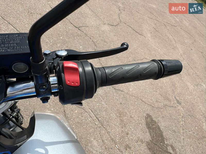 Мотоцикл Без обтекателей (Naked bike) Suzuki GSR 400 2009 в Сновске фото 16 Мотоцикл Без обтекателей (Naked bike) Suzuki GSR 400 2009 в Сновске