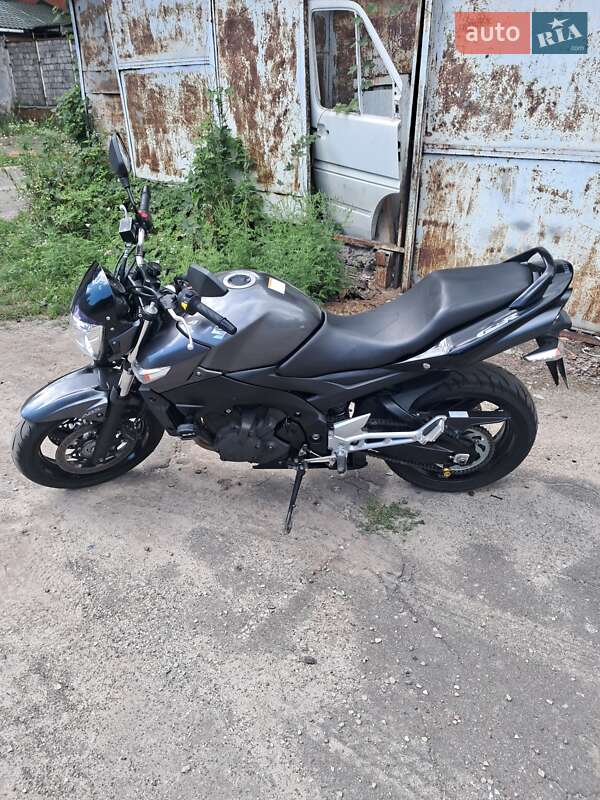 Мотоцикл Без обтікачів (Naked bike) Suzuki GSR 400 2011 в Києві фото 3 Мотоцикл Без обтікачів (Naked bike) Suzuki GSR 400 2011 в Києві