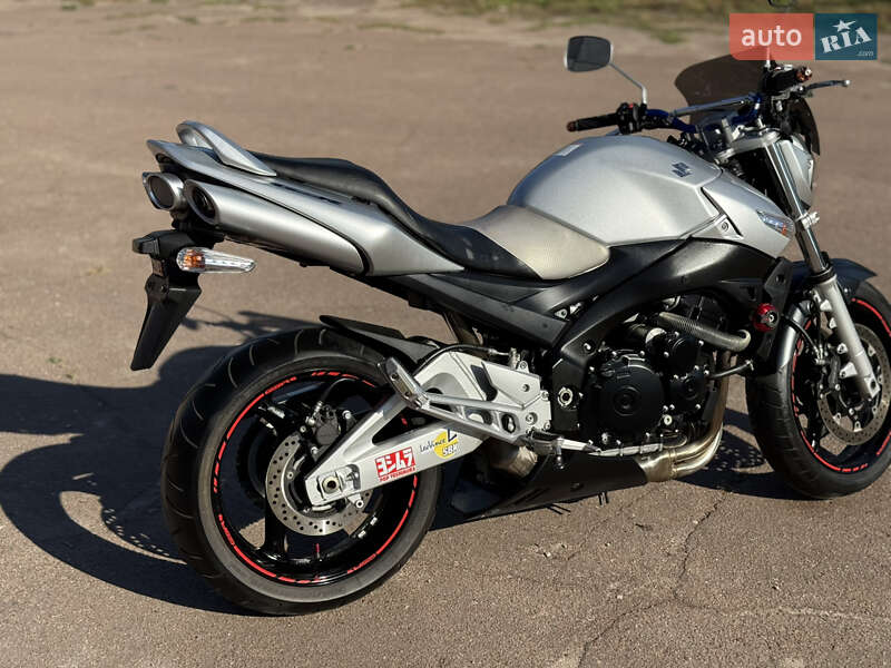 Мотоцикл Без обтекателей (Naked bike) Suzuki GSR 400 2007 в Сновске