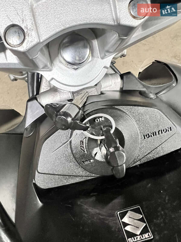 Мотоцикл Без обтекателей (Naked bike) Suzuki GSR 400 2008 в Житомире фото 11 Мотоцикл Без обтекателей (Naked bike) Suzuki GSR 400 2008 в Житомире