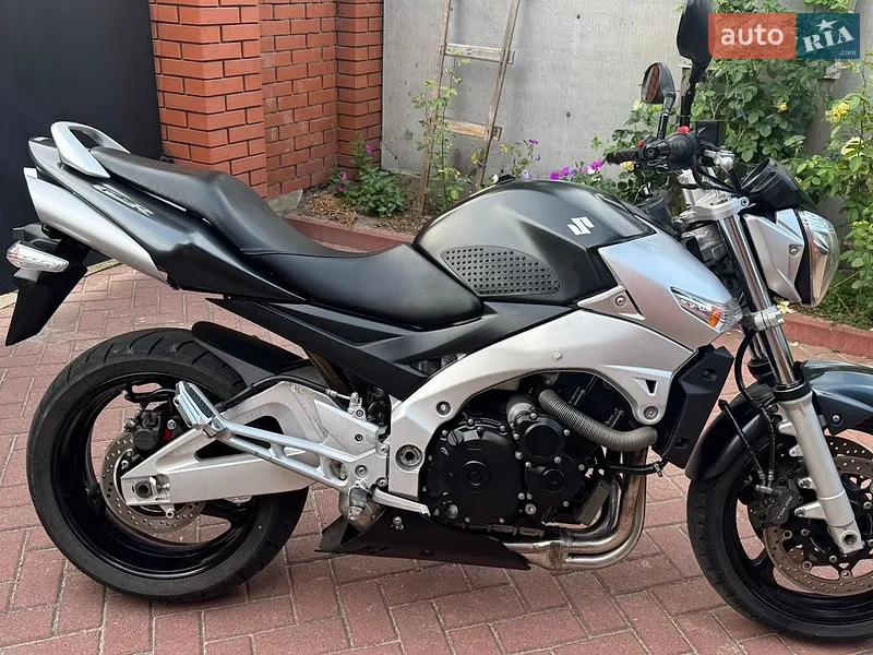 Suzuki GSR 400 2008