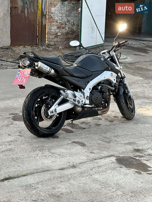 Suzuki GSR 600 2007