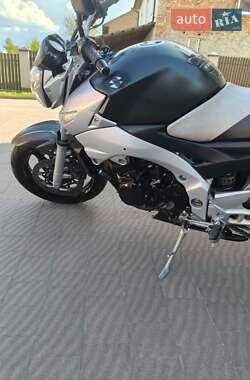 Мотоцикл Спорт-туризм Suzuki GSR 600 2006 в 