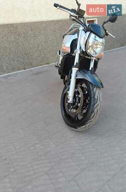 Мотоцикл Спорт-туризм Suzuki GSR 600 2006 в 
