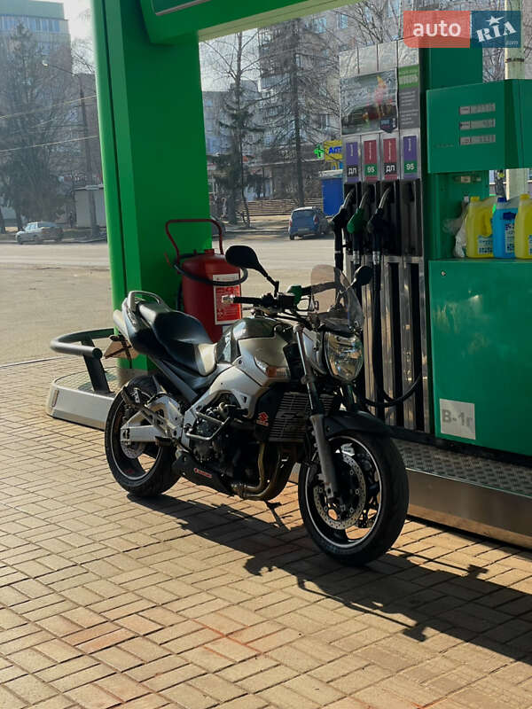 Мотоцикл Классік Suzuki GSR 600 2006 в 