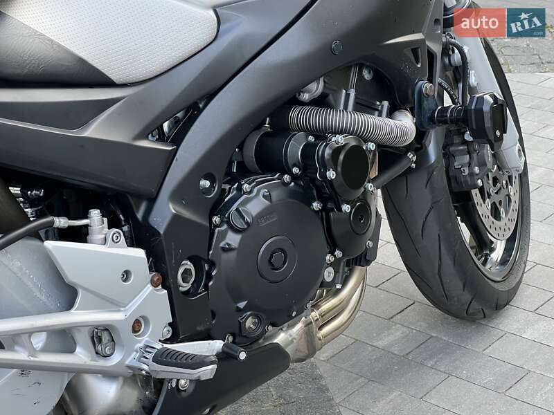 Мотоцикл Кросс Suzuki GSR 600 2010 в Києві