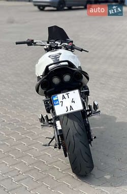 Мотоцикл Без обтекателей (Naked bike) Suzuki GSR 600 2010 в 