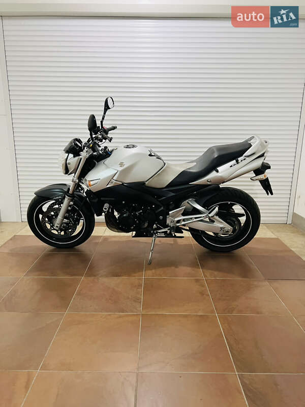 Мотоцикл Без обтекателей (Naked bike) Suzuki GSR 600 2008 в Киеве