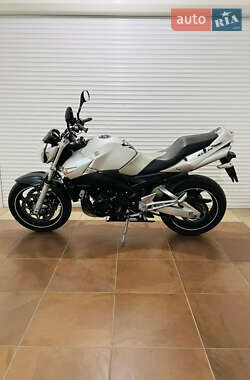 Мотоцикл Без обтікачів (Naked bike) Suzuki GSR 600 2008 в 