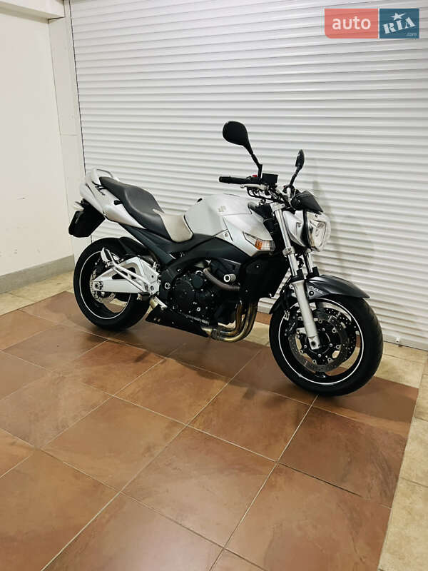 Мотоцикл Без обтекателей (Naked bike) Suzuki GSR 600 2008 в Киеве