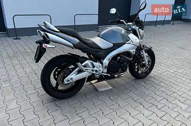 Мотоцикл Без обтекателей (Naked bike) Suzuki GSR 600 2006 в 