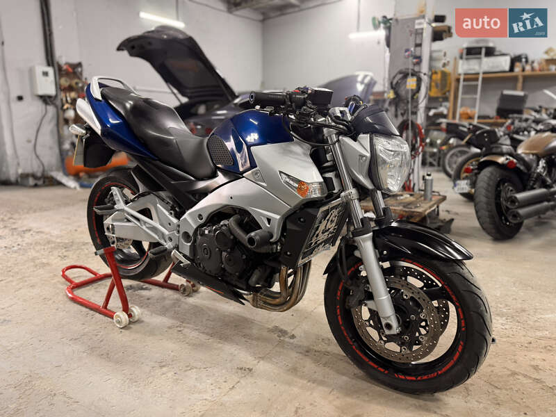 Suzuki GSR 600 2006